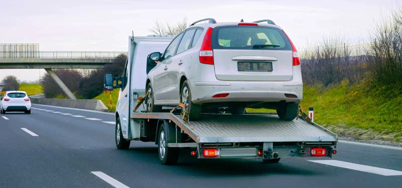 Top 5 Reasons to Choose Professional Car Towing Services